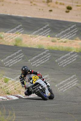 media/Jun-04-2022-WERA (Sat) [[b852bbbd55]]/Race 8 Superbike Expert Novice V7 HW/